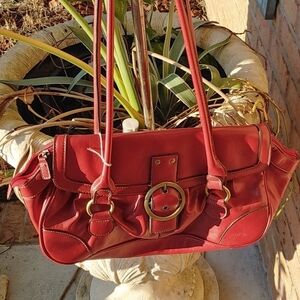 LOVELY RED LEATHER HANDBAG/ SHOULDER BAG